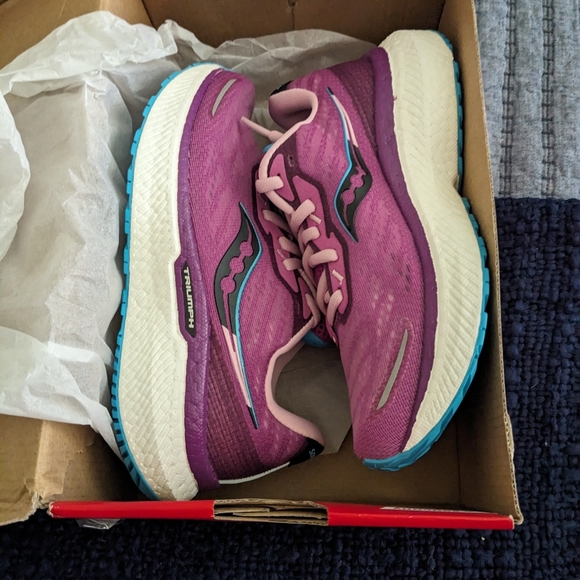 Saucony women's triumph 19 tennis shoes - Picture 2 of 5